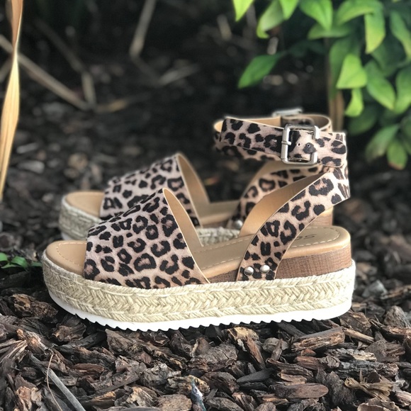 Leopard buckle strap espadrille sandal - Picture 2 of 7